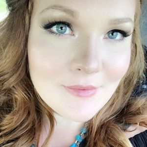 Meet your Posher, Abigail